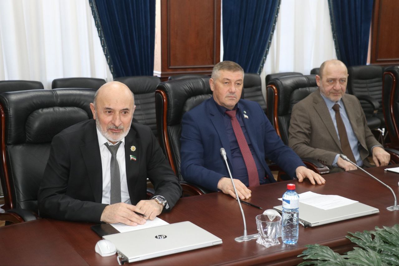 И. Эдилов провел заседание комитета И. Эдилов провел заседание комитета