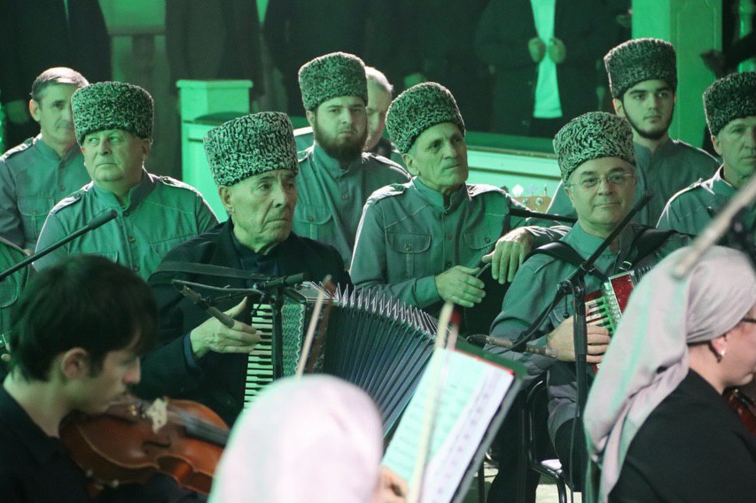 Фоторепортаж | Торжественная церемония закрытия Всероссийского проекта «Грозный — культурная столица России 2025 года» Фоторепортаж | Торжественная церемония закрытия Всероссийского проекта «Грозный — культурная столица России 2025 года»