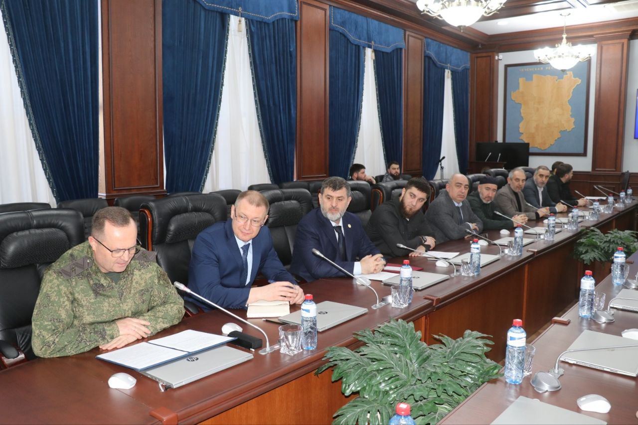 В Парламенте Чеченской Республики прошло заседание межведомственной пограничной комиссии ЧР В Парламенте Чеченской Республики прошло заседание межведомственной пограничной комиссии ЧР