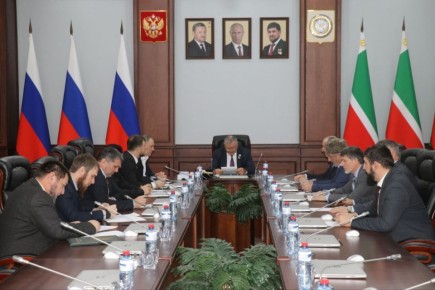 Под руководством Али Гучигова прошло заседание Комитета по вопросам АПК, земельных отношений, экологии и природных ресурсов