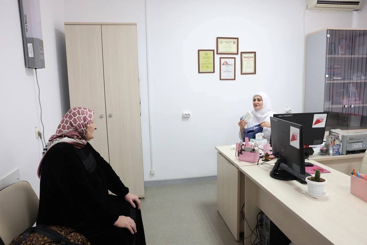 Матери погибшего участника СВО оказали комплексную медицинскую помощь по итогам Прямой линии с Главой ЧР Матери погибшего участника СВО оказали комплексную медицинскую помощь по итогам Прямой линии с Главой ЧР