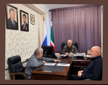 Вице-спикер Парламента Чеченской Республики Б.А. Хазбулатов встретился с руководителями Инициативной группы по вопросам функционирования чеченского языка как государственного языка