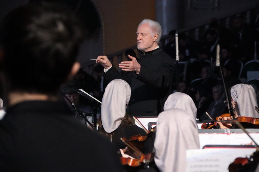 Фоторепортаж | Торжественная церемония закрытия Всероссийского проекта «Грозный — культурная столица России 2025 года» Фоторепортаж | Торжественная церемония закрытия Всероссийского проекта «Грозный — культурная столица России 2025 года»