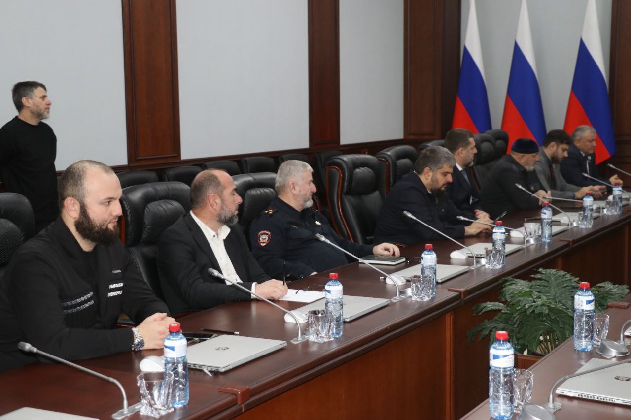 В Парламенте Чеченской Республики прошло заседание межведомственной пограничной комиссии ЧР В Парламенте Чеченской Республики прошло заседание межведомственной пограничной комиссии ЧР