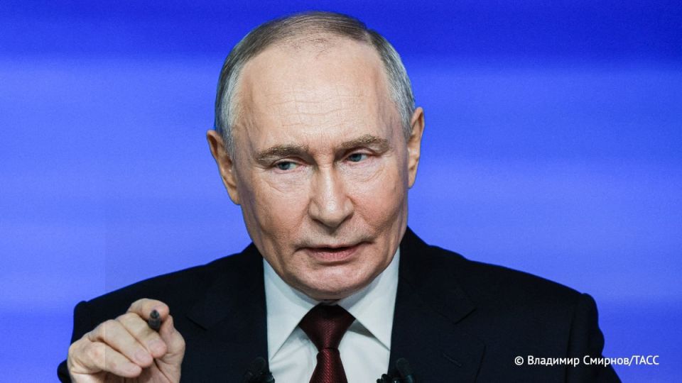 Путин призвал продлить время работы детсадов, например, до 8 вечера, но отметил, что потребуется увеличивать число воспитателей