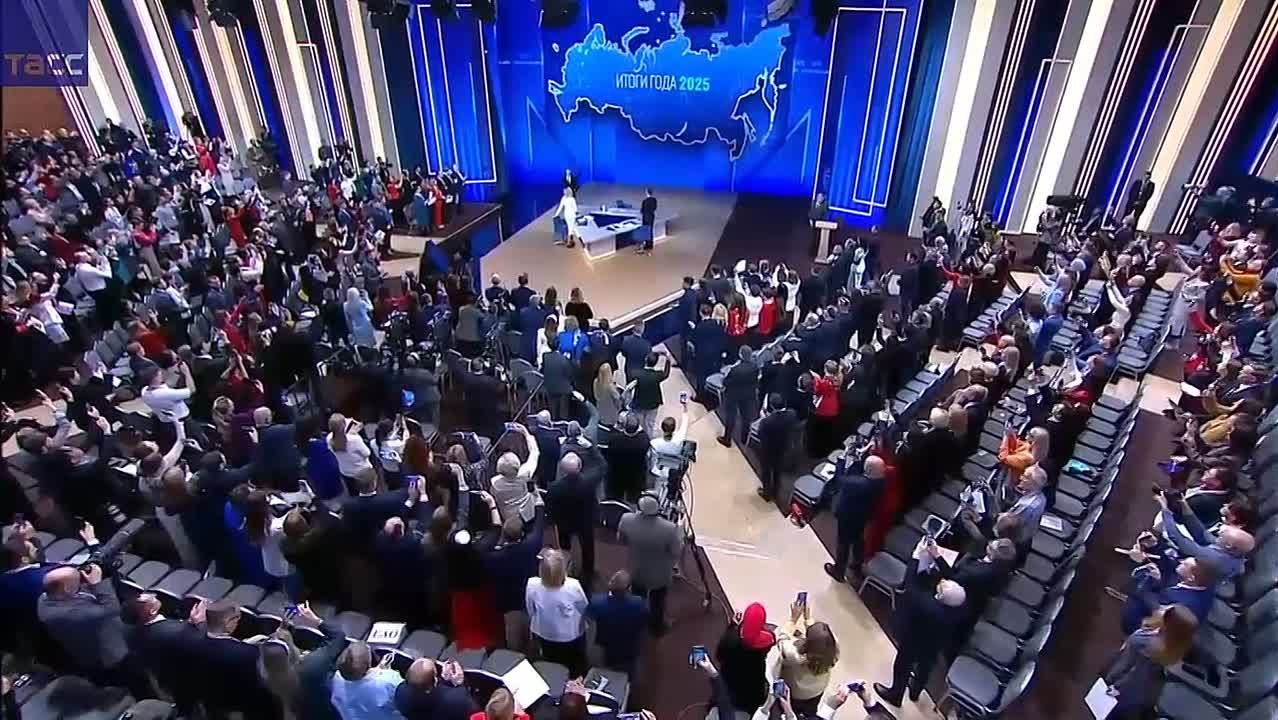 В Москве началась прямая линия «Итоги года с Владимиром Путиным»