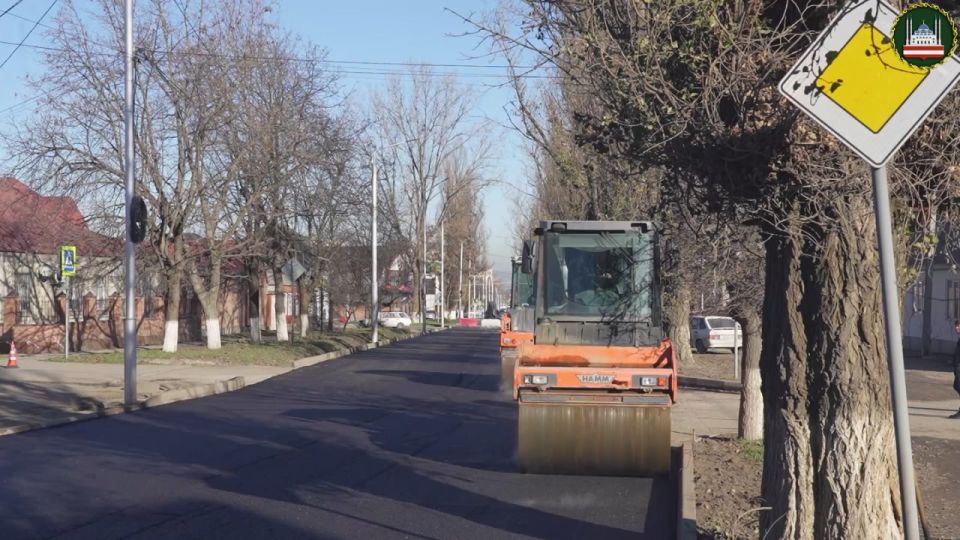 В ГРОЗНОМ РЕКОНСТРУИРУЮТ УЛИЦУ АБДАЛЛЫ II БЕН АЛЬ-ХУСЕЙНА