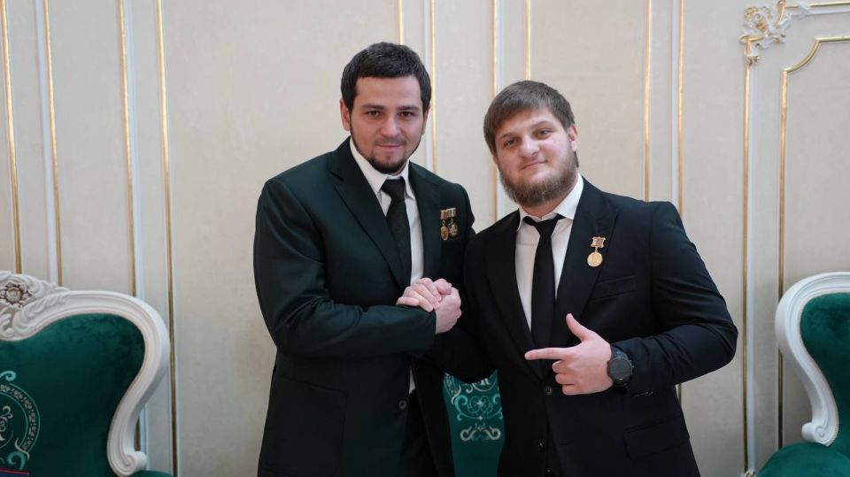 АХМАТ КАДЫРОВ НАГРАЖДЁН МЕДАЛЬЮ «ПАМЯТИ АХМАТ-ХАДЖИ КАДЫРОВА, ПЕРВОГО ПРЕЗИДЕНТА ЧЕЧЕНСКОЙ РЕСПУБЛИКИ»