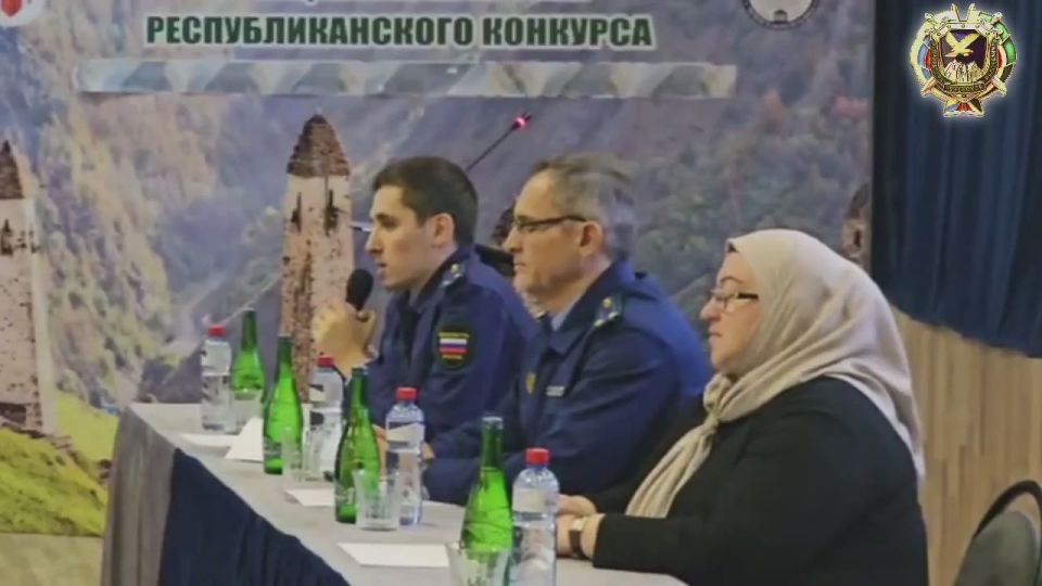 Встреча с учащимися школы. В соответствии с поручением прокурора республики Арсана Адаева прокуратурой Наурского района совместно с ветераном прокуроры республики Хасаном Магомадовым проведена встреча с учащимися МБОУ...