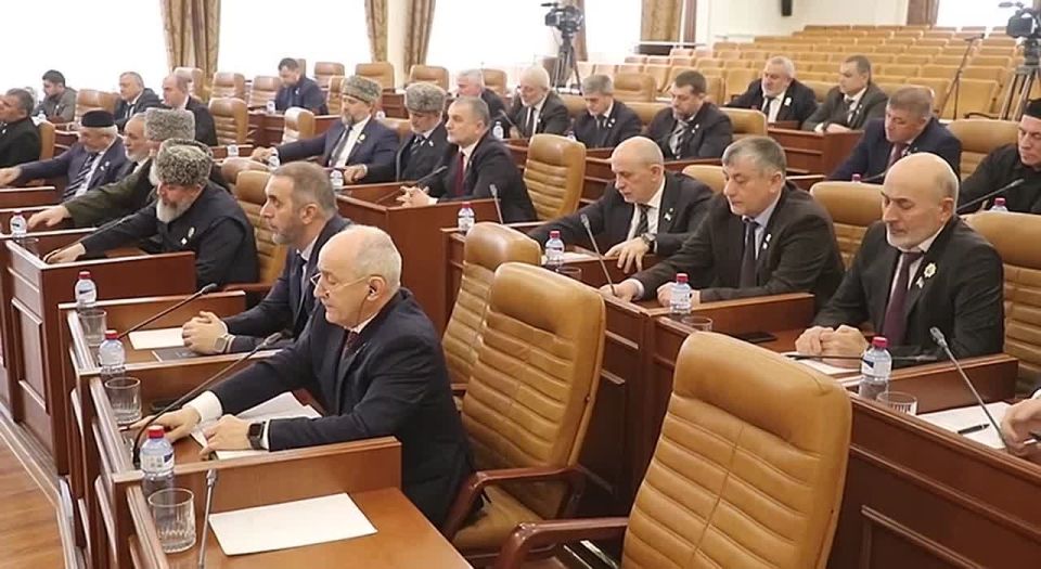 Председатель Парламента Чеченской Республики Шаид Жамалдаев провел 112-е пленарное заседание