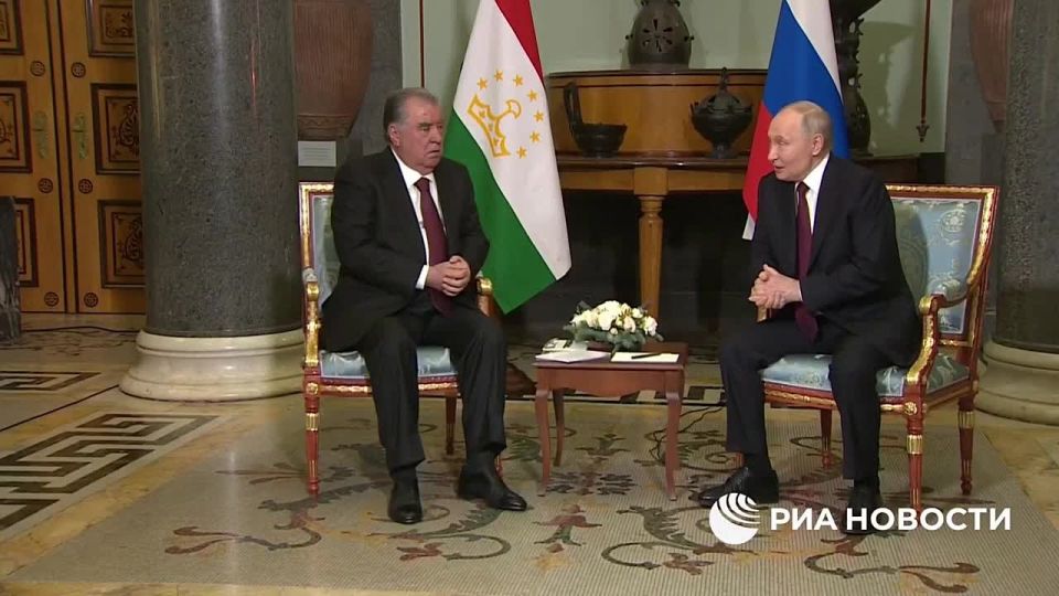 Путин выразил Рахмону соболезнования в связи с гибелью в школе в Одинцово мальчика из Таджикистана, президент России пообещал, что виновные будут наказаны