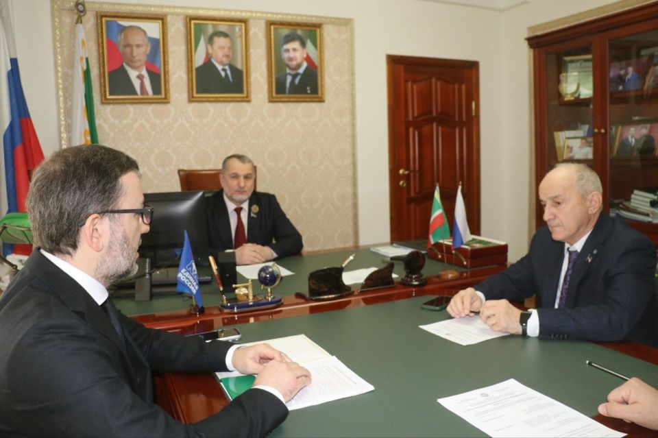 Хусейн Кадыров провел заседание профильного комитета