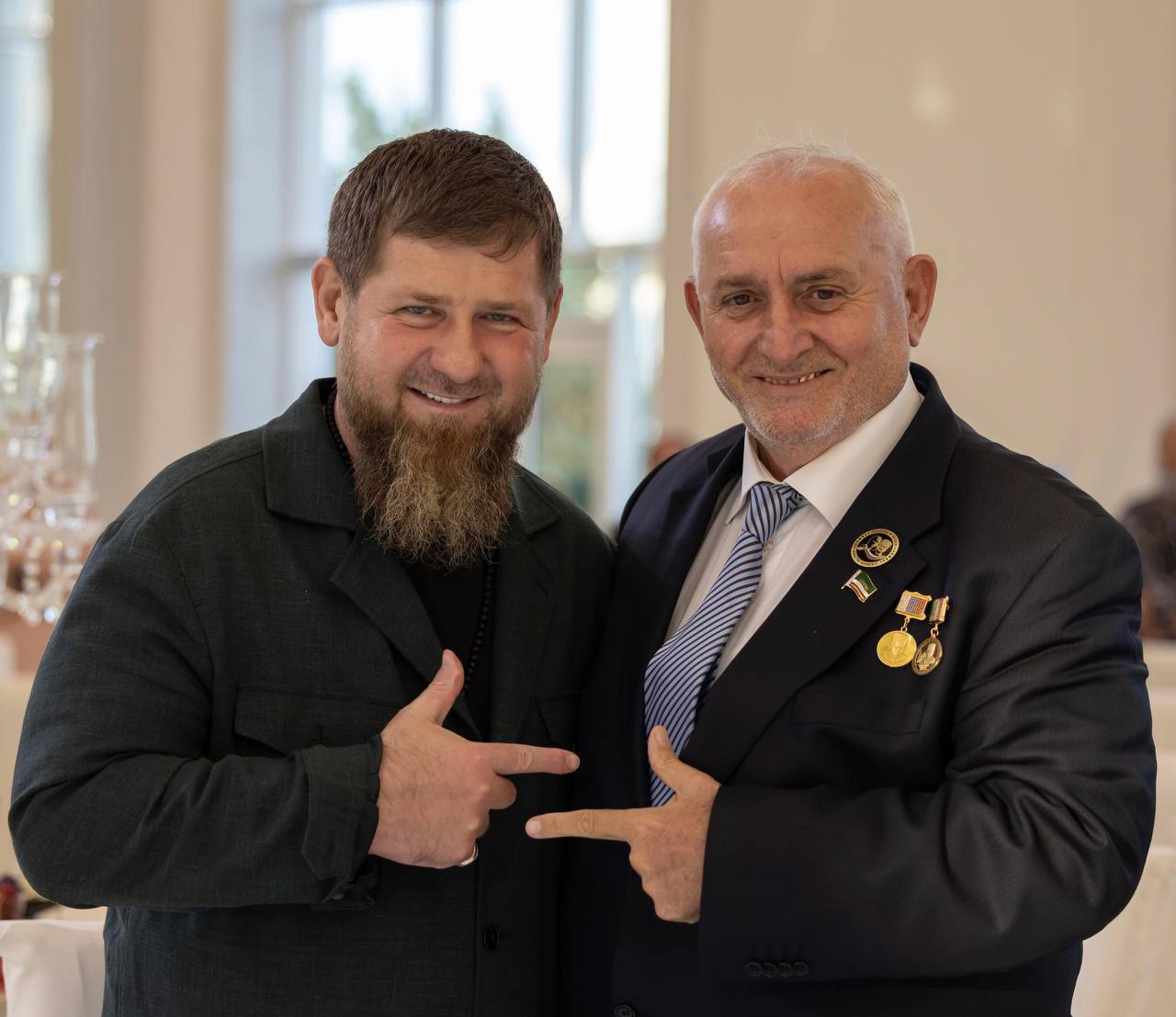 Дорогие друзья! От имени депутатов Парламента Чеченской Республики и от себя лично поздравляю Главу Чеченской Республики генерал-полковника Рамзана Ахматовича Кадырова с 21-й годовщиной присвоения высокого звания Героя...