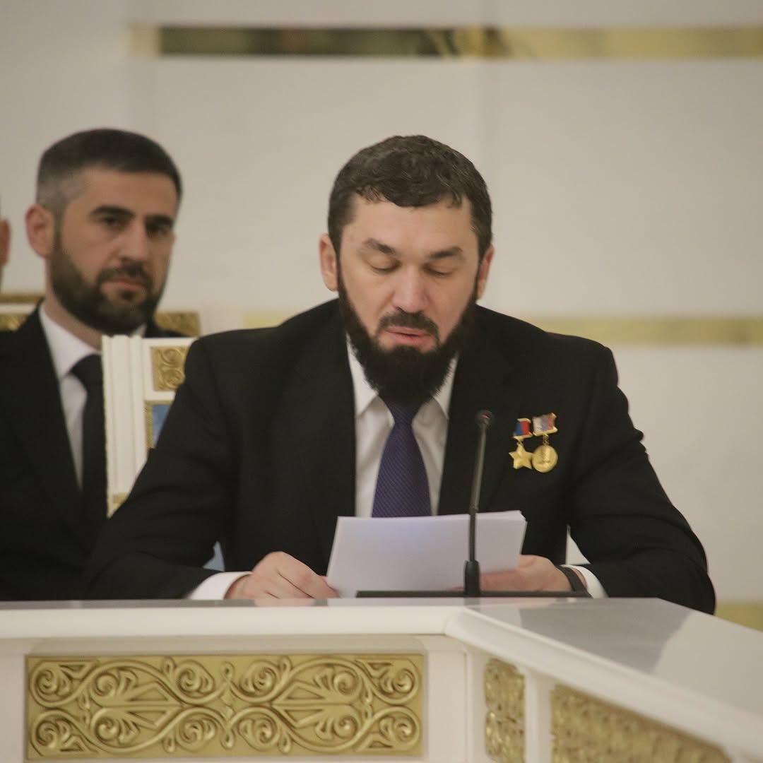 Глава Чеченской Республики Рамзан Кадыров провел расширенное итоговое совещание, в ходе которого подробно ознакомился с достижениями органов исполнительной и муниципальной власти в уходящем году Глава Чеченской Республики Рамзан Кадыров провел расширенное итоговое совещание, в ходе которого подробно ознакомился с достижениями органов исполнительной и муниципальной власти в уходящем году