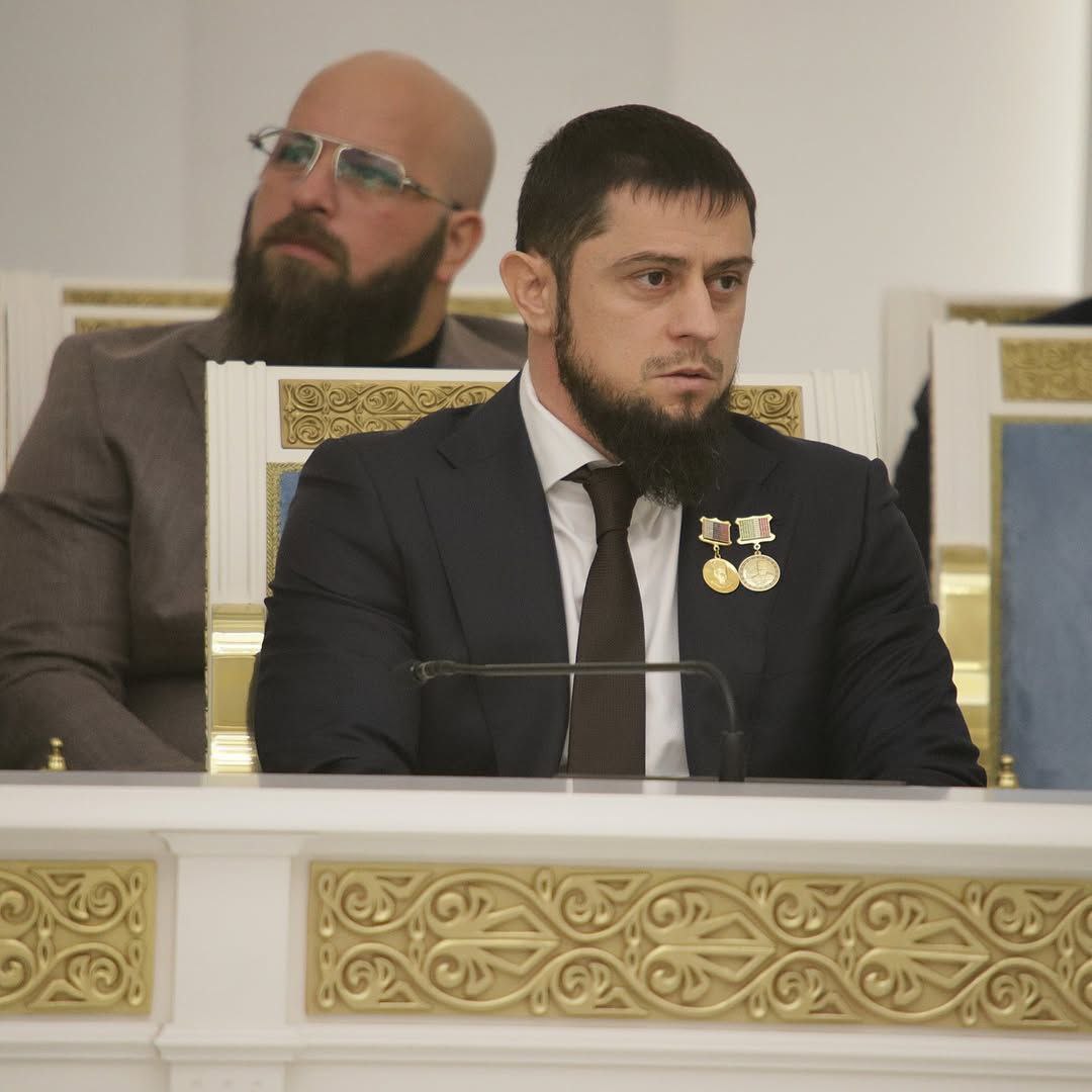 Глава Чеченской Республики Рамзан Кадыров провел расширенное итоговое совещание, в ходе которого подробно ознакомился с достижениями органов исполнительной и муниципальной власти в уходящем году Глава Чеченской Республики Рамзан Кадыров провел расширенное итоговое совещание, в ходе которого подробно ознакомился с достижениями органов исполнительной и муниципальной власти в уходящем году