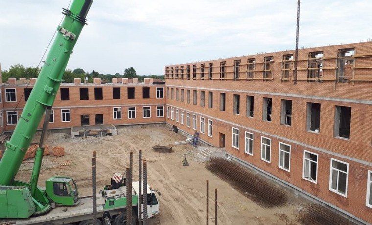 В Чеченской Республике ведётся строительство десяти школ на 5 334 посадочных места и девяти детских садов на 1 660 мест