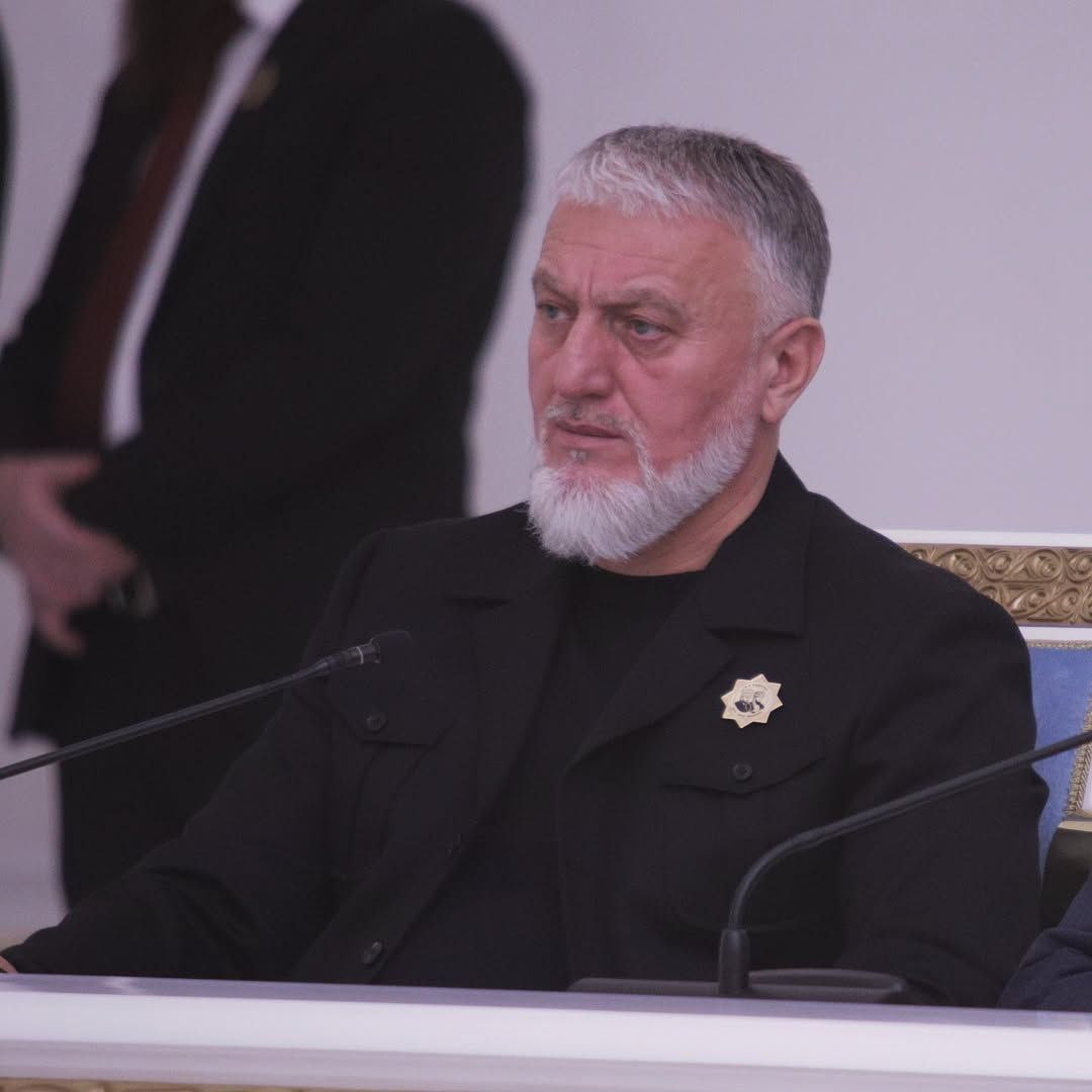 Глава Чеченской Республики Рамзан Кадыров провел расширенное итоговое совещание, в ходе которого подробно ознакомился с достижениями органов исполнительной и муниципальной власти в уходящем году Глава Чеченской Республики Рамзан Кадыров провел расширенное итоговое совещание, в ходе которого подробно ознакомился с достижениями органов исполнительной и муниципальной власти в уходящем году