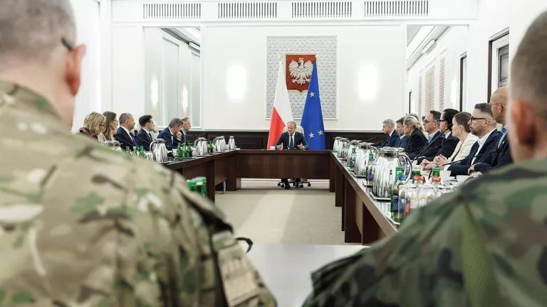 Премьер Польши в новогоднем обращении пообещал завоевать Балтийское море