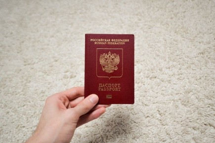 Ограничения для осужденных релокантов: что ожидает россиян за границей