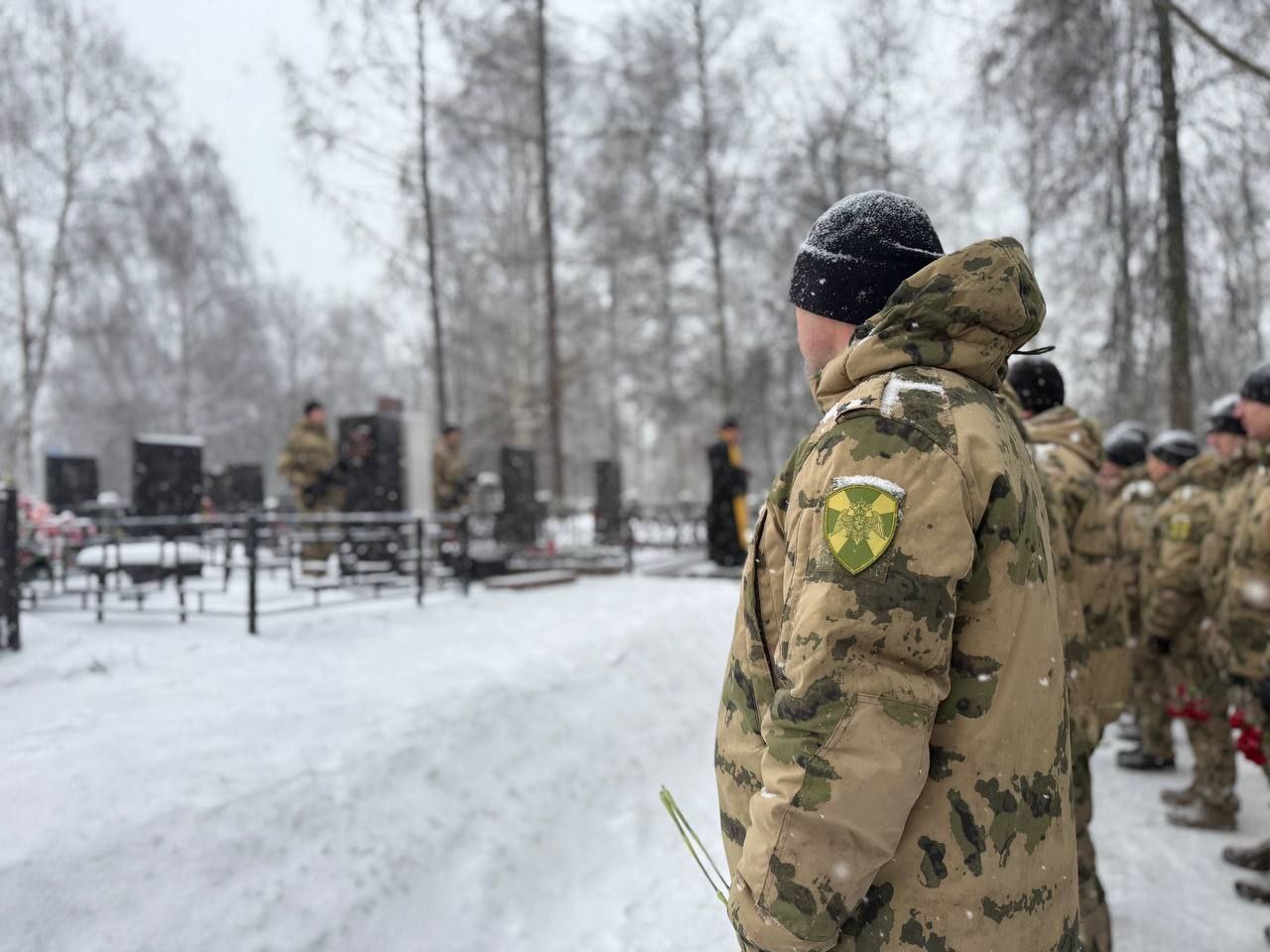 Ярославские росгвардейцы почтили память коллег, павших при исполнении служебного долга Ярославские росгвардейцы почтили память коллег, павших при исполнении служебного долга