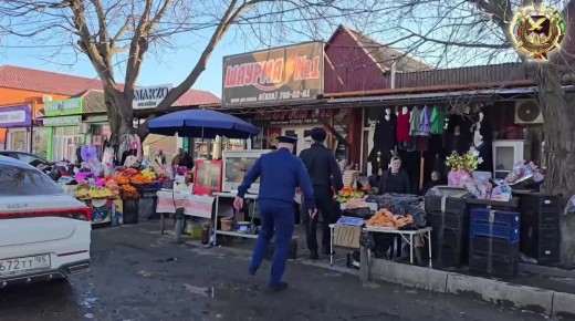 Пиротехнические изделия. Во исполнение поручения прокурора республики Арсана Адаева прокуратурой Гудермесского района совместно с сотрудниками полиции и МЧС проведена проверка исполнения законодательства при реализации и...