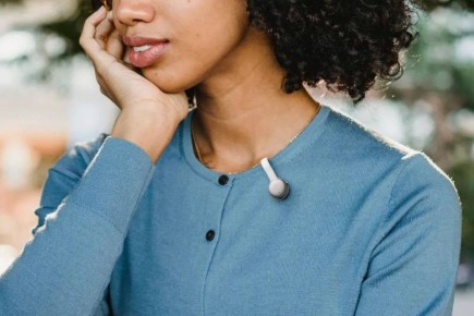 18-граммовая AI-клипса на ухо MindClip — «внешний жесткий диск» для головы