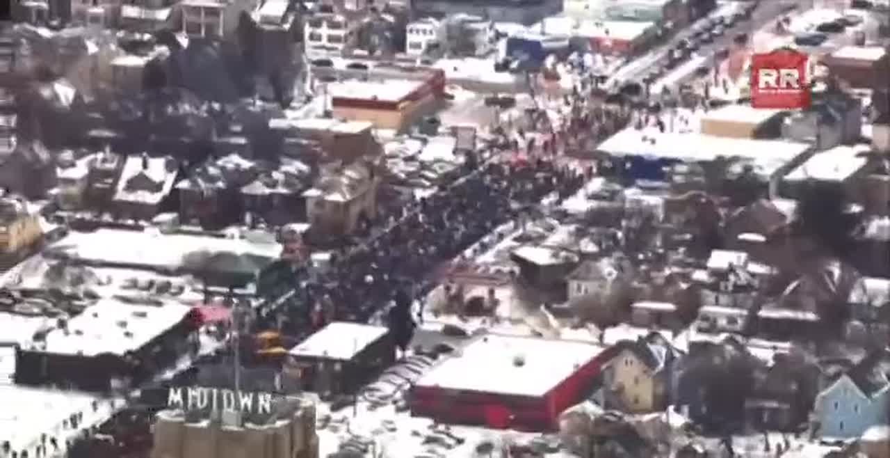 Протесты в США превышают масштабы всего, что происходило в Иране за последние несколько недель, но в настоящее время они носят мирный характер