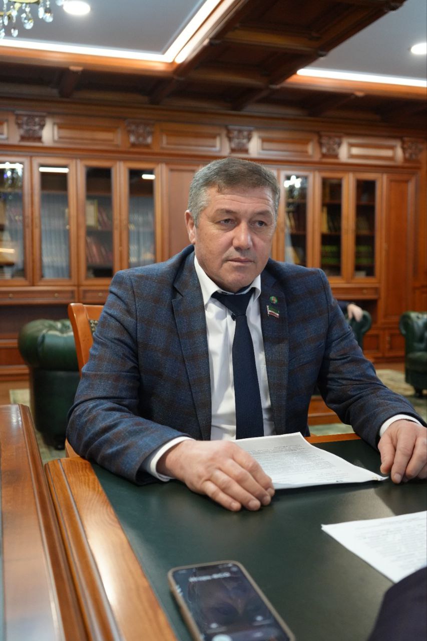 Дорогие друзья!. Сегодня также Руководитель Администрации Главы и Правительства Чеченской Республики Галас Таймасханов провёл рабочую встречу с первым секретарем Чеченского республиканского отделения Политической партии... Дорогие друзья!. Сегодня также Руководитель Администрации Главы и Правительства Чеченской Республики Галас Таймасханов провёл рабочую встречу с первым секретарем Чеченского республиканского отделения Политической партии...