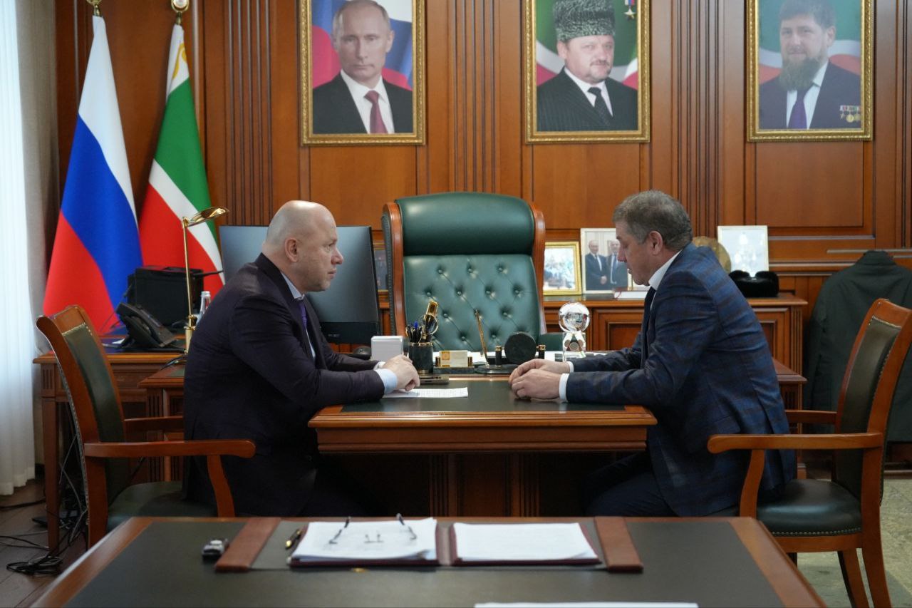 Дорогие друзья!. Сегодня также Руководитель Администрации Главы и Правительства Чеченской Республики Галас Таймасханов провёл рабочую встречу с первым секретарем Чеченского республиканского отделения Политической партии...