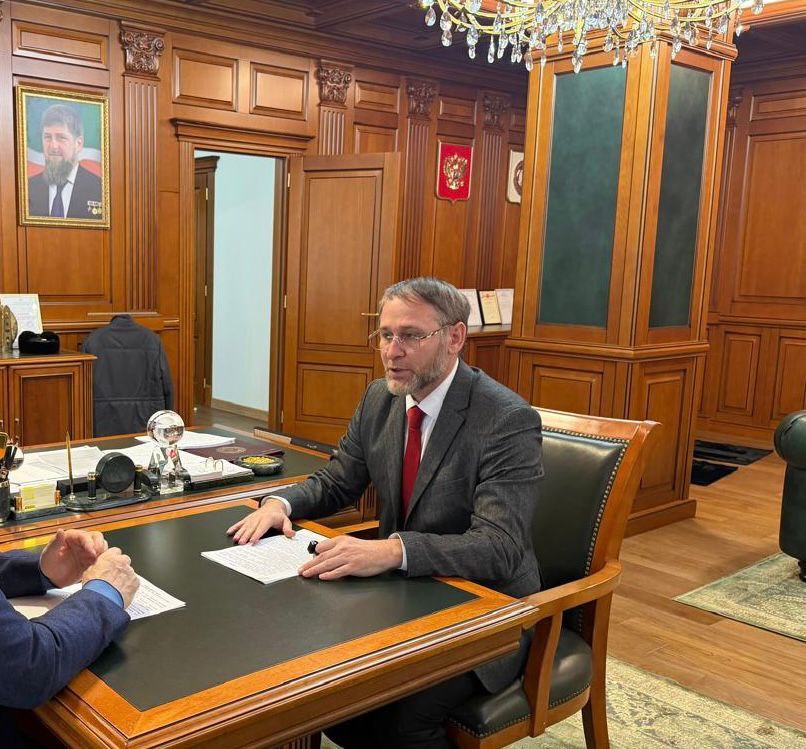 Руководитель Администрации Главы и Правительства Чеченской Республики Галас Таймасханов провёл рабочую встречу с председателем Общественной палаты Чеченской республики Исмаилом Денильхановым Руководитель Администрации Главы и Правительства Чеченской Республики Галас Таймасханов провёл рабочую встречу с председателем Общественной палаты Чеченской республики Исмаилом Денильхановым