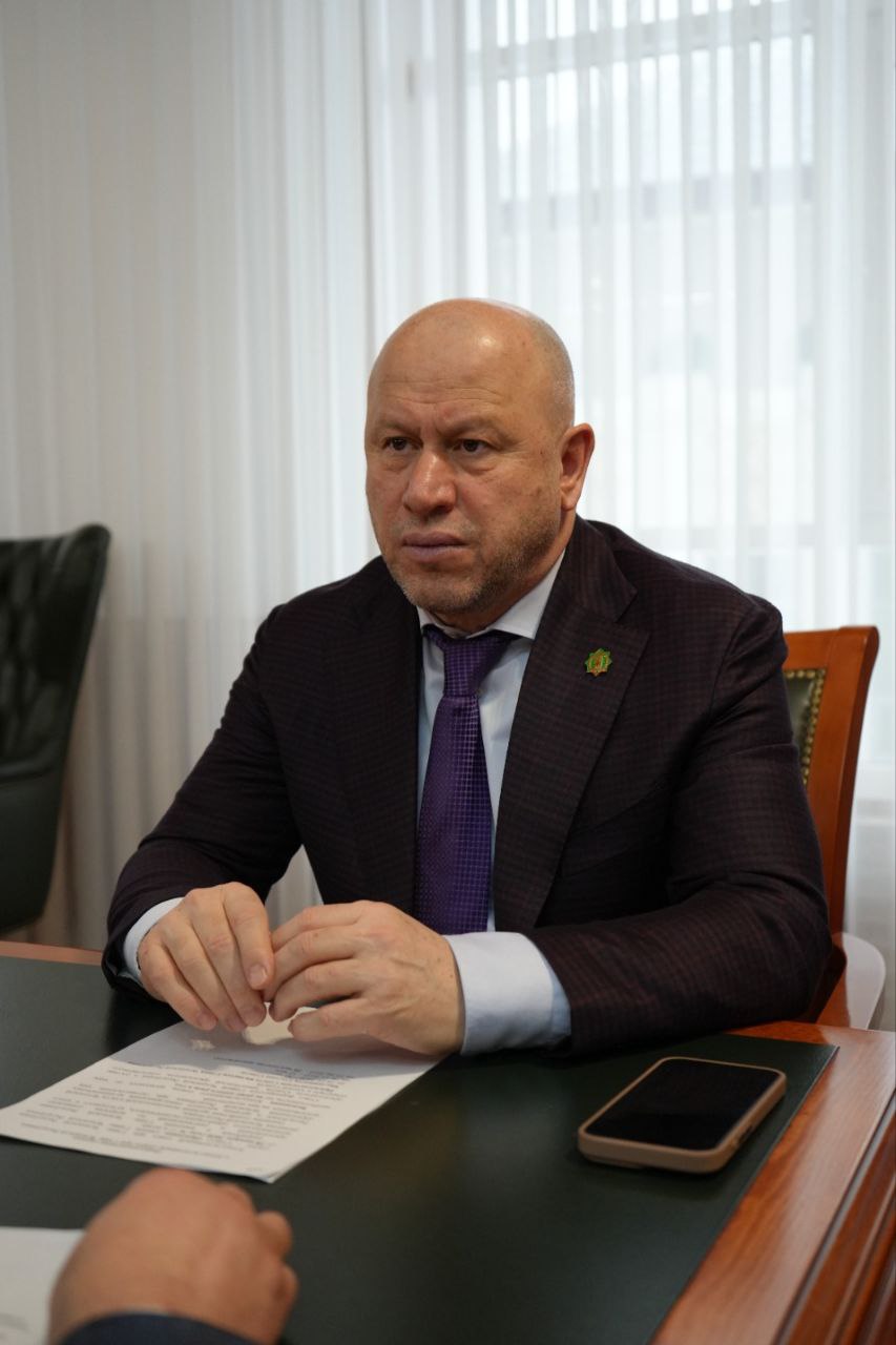 Дорогие друзья!. Сегодня также Руководитель Администрации Главы и Правительства Чеченской Республики Галас Таймасханов провёл рабочую встречу с первым секретарем Чеченского республиканского отделения Политической партии... Дорогие друзья!. Сегодня также Руководитель Администрации Главы и Правительства Чеченской Республики Галас Таймасханов провёл рабочую встречу с первым секретарем Чеченского республиканского отделения Политической партии...