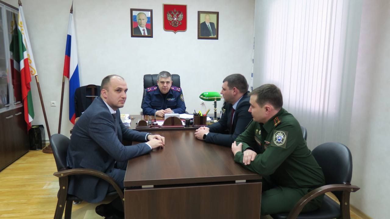 В следственном управлении СК России по Чеченской Республике состоялось совещание постоянно действующей межведомственной оперативной группы с участием заместителя руководителя следственного управления полковника юстиции А.М....