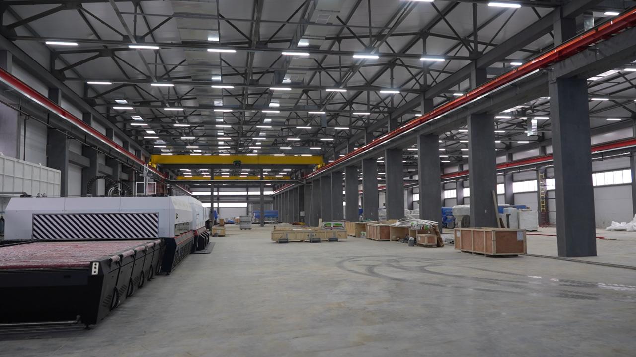 Мэр Грозного Хас-Магомед Кадыров провел инспекцию строящегося завода ООО «СТЕКЛОСТРОЙ» по закалке стекла и изготовлению стеклопакетов, расположенного в особой экономической зоне «Грозный» Мэр Грозного Хас-Магомед Кадыров провел инспекцию строящегося завода ООО «СТЕКЛОСТРОЙ» по закалке стекла и изготовлению стеклопакетов, расположенного в особой экономической зоне «Грозный»