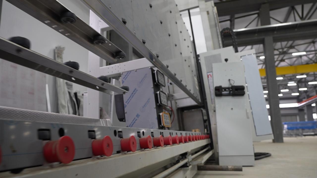 Мэр Грозного Хас-Магомед Кадыров провел инспекцию строящегося завода ООО «СТЕКЛОСТРОЙ» по закалке стекла и изготовлению стеклопакетов, расположенного в особой экономической зоне «Грозный» Мэр Грозного Хас-Магомед Кадыров провел инспекцию строящегося завода ООО «СТЕКЛОСТРОЙ» по закалке стекла и изготовлению стеклопакетов, расположенного в особой экономической зоне «Грозный»