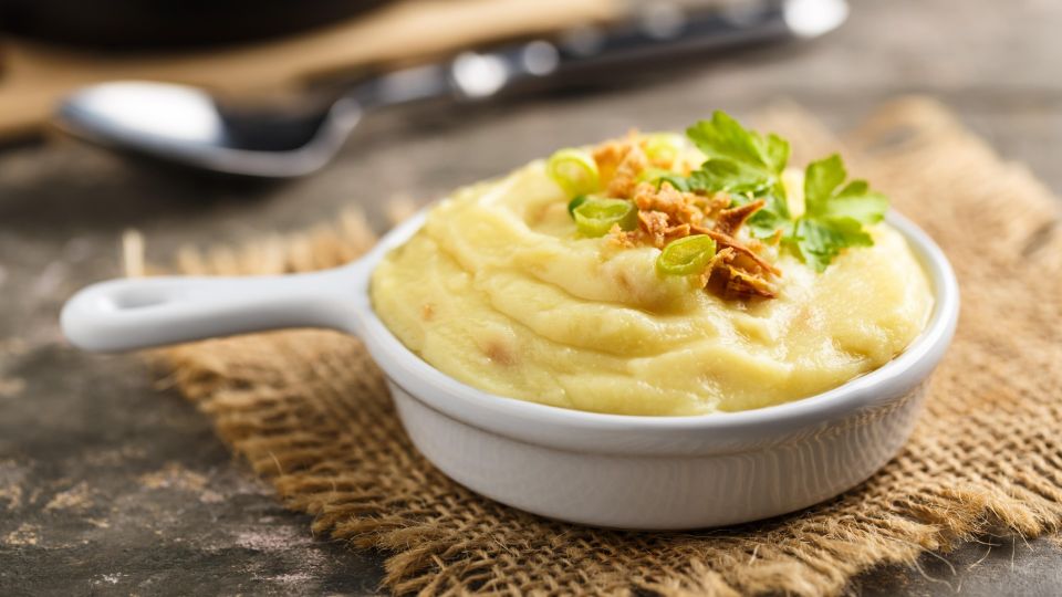 Французы готовят пюре только так: нежный сливочный вкус и аппетитная корочка