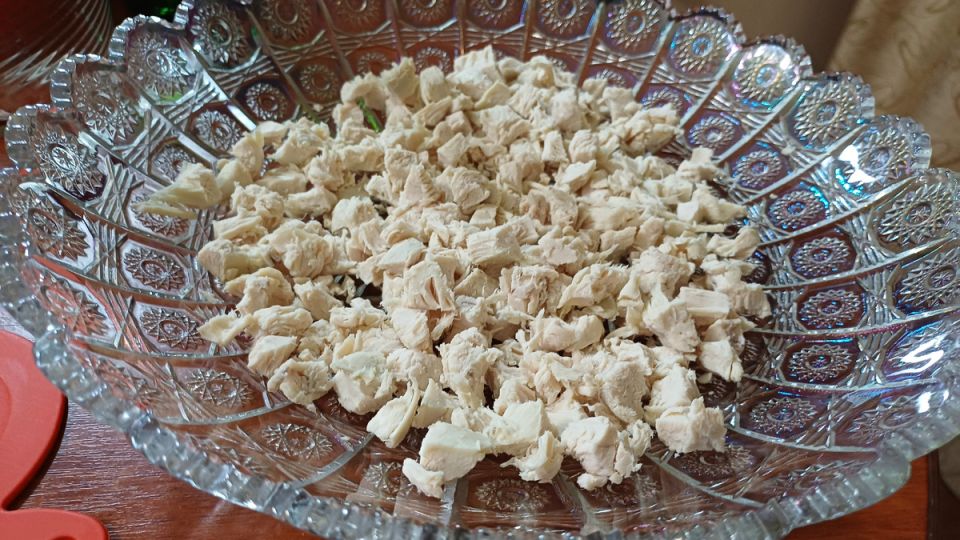 Салат с курицей и корейской морковью: освежите ваш стол новым рецептом