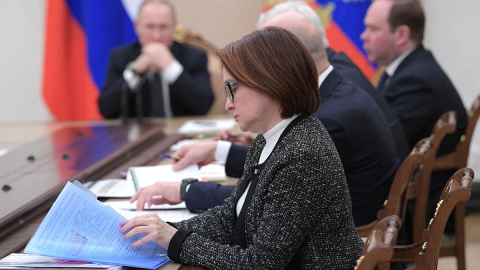 Почему Путин призвал Набиуллину чаще быть на заседаниях правительства